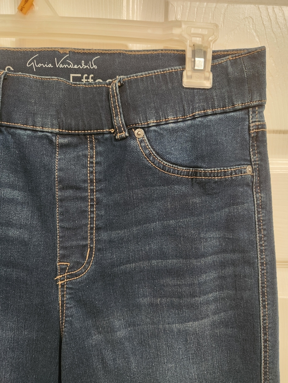 Gloria Vanderbilt Women's Dark Blue High Rise Capri Stretchy Jeans - Picture 2 of 8